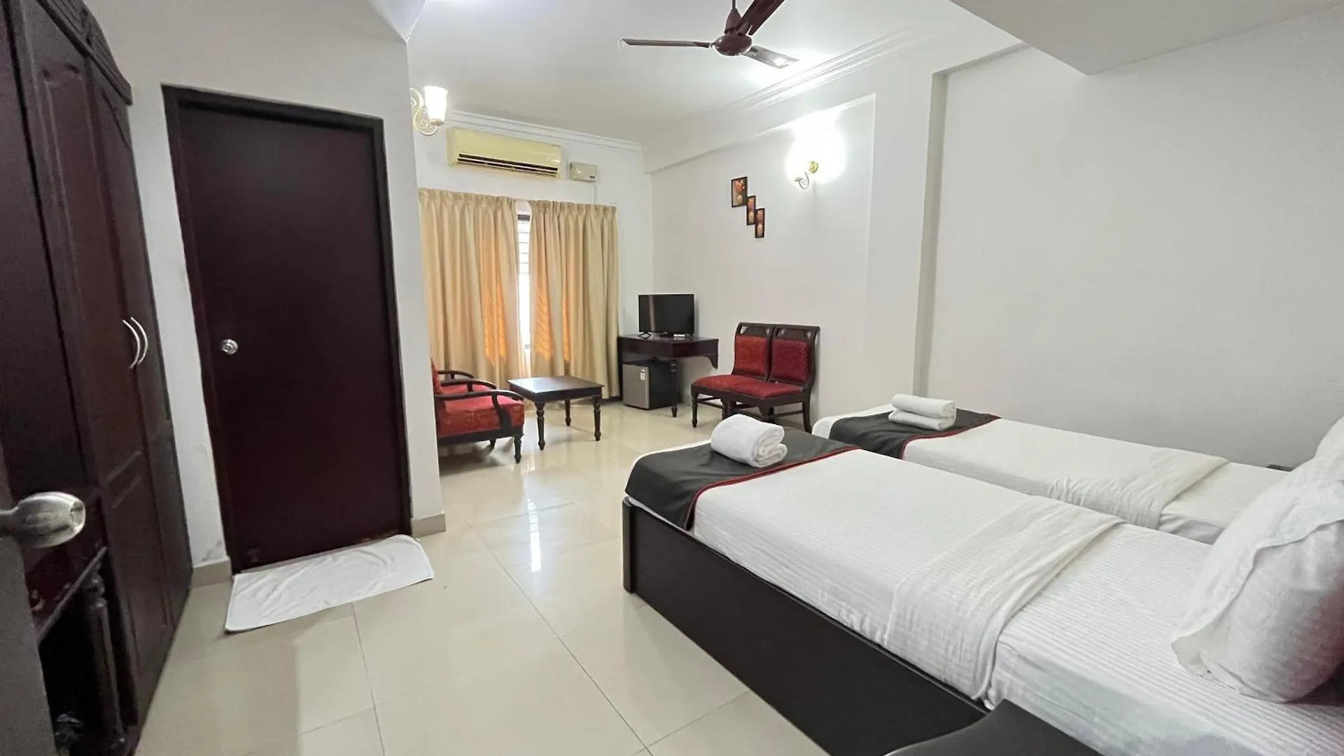 Gee Bee Palace Angamali Hotel